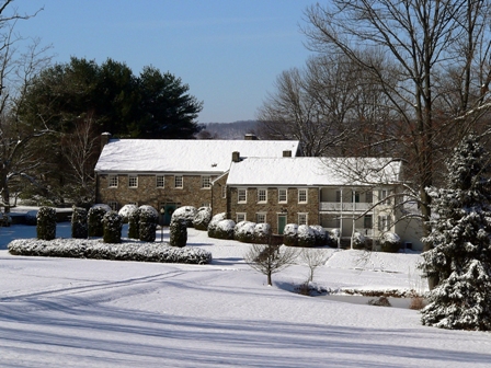 stonemanorinnsnow